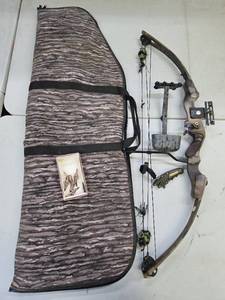 lot 328 image: HuntingArchery Bow #8