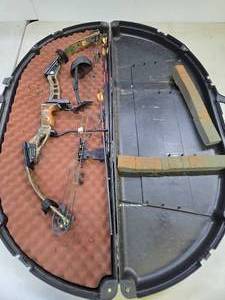 lot 329 image: HuntingArchery Bow #9