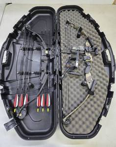 lot 330 image: HuntingArchery Bow #10