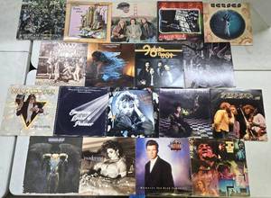 lot 332 image: Lot of Approx 20 Vintage Vinyl Records #2