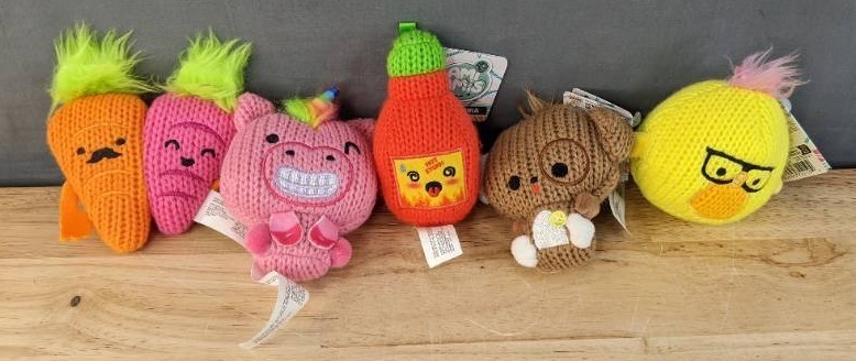 lot 125F image: 5 Ami Amis Knit Plush Toys Hutch, Rooty & Tooty, Pupper, Petunia and Sassy-Pants N