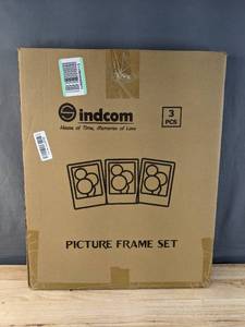 lot 122 image: Sindcom 3 Pack 16 x 20 Plastic Picture Frames B