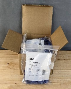 lot 121 image: 900 Brand New 3M Female Disconnect Fully Injucation Nylon with Grip Wire Size 16-14 AWG 7ZF-250-32-NBL K