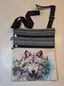 lot 412 image: New Wolf Print Cross Body Bag Adjustable Strap Green Red Orange P