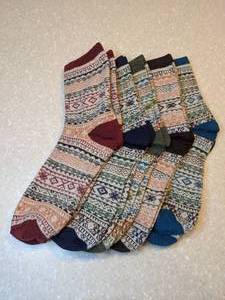 lot 417 image: New Five Pair Warm Mid Calf Socks Knitted Argyle Pattern Blue Green Brown P