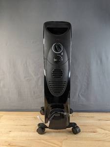 lot 158 image: Kismile Oil Filled Radiator Model ZC0715F B