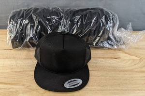 lot 158B image: 24 Brand New Yupoong Snap Back Black Hats OSFM A