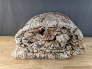 lot 85 image: New Gorgeous Multi-Color 9x12 Area Rug Z