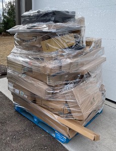 lot 7A image: WOW Amazon Mediums Return Pallet - 60 Tall B