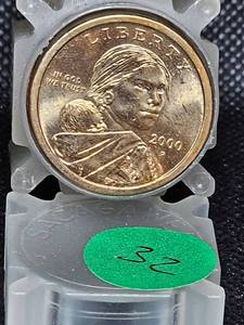 lot 32 image: 2000 Mint Roll Sacajawea