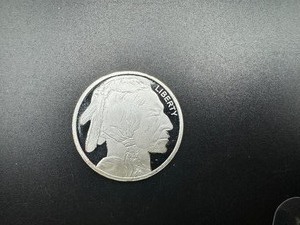 lot 65 image: Buffalo Design 1 Oz. Silver Round