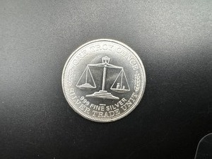 lot 68 image: Silver Trade Unit 1 Oz. Silver Round