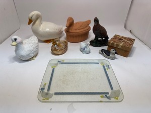 lot 8 image: Bird Things