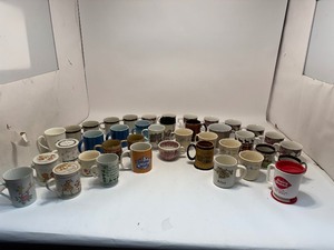 lot 12 image: Coffee Mugs