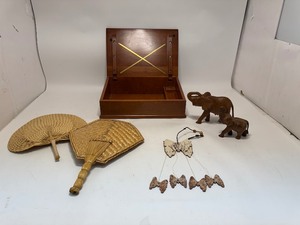 lot 25 image: Cultural Things