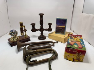 lot 27 image: Vintage Things