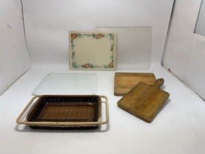 lot 31 image: Cutting Board Things