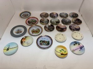lot 41 image: Painted Plates