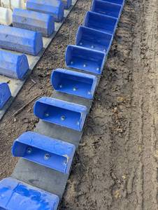 lot 44 image: 25 Ft Conveyor Belt by 14 In Wide with 12 Inch Bins - Aprox - May vary slightly from image
