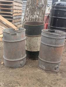 lot 63 image: Set of 3 - 15 Gallon Metal Drums