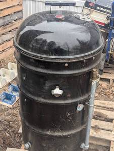 lot 62 image: Large Black Barrel Smoker