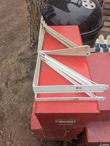 lot 58 image: Set of 6 - 10 Shelf Brackets