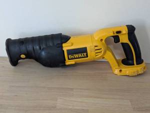 lot 6 image: Dewalt DC385B 18V Cordless Reciprocating Saw (Tool Only) - Missing Guard