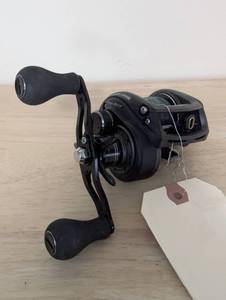 lot 17 image: Lews MCS Speed Spool 801 Fishing Reel - RH