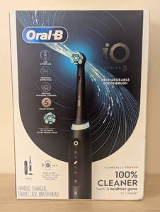 lot 28 image: Oral-B iO Series 5 Electric Toothbrush with Brush Head - Matte Black