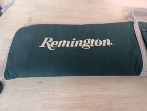 lot 48 image: Remington Soft Gun Case - Green