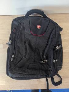 lot 39 image: SWISSGEAR Scan Smart TSA Laptop and USB Power Plug 18.5 Backpack - Black
