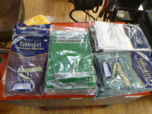 20 Assorted Easy Stick Table Skirts