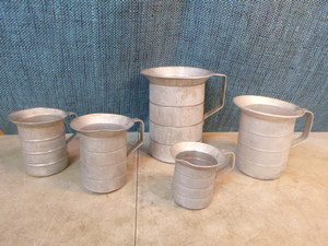 5 Commercial Kitchen Measuring Cups
