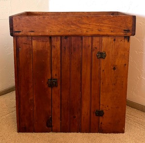 lot 64 image: Antique Primitive Vintage Dry Sink