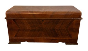lot 61 image: Vintage Cavalier Cedar Chest