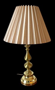 lot 63 image: Stylish Vintage Brass Lamp