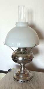 lot 73 image: Vintage Oil Style Lamp