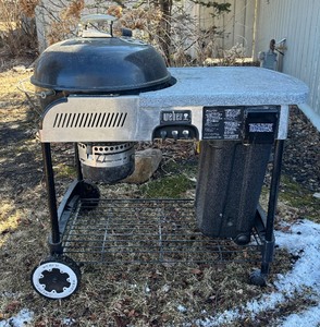 lot 97 image: Weber Grill with Stand