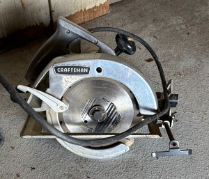 lot 123 image: Craftsman 7 Electric Saw