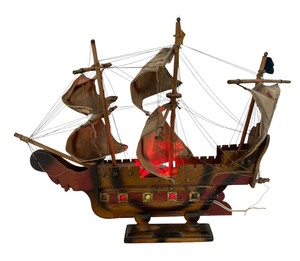 lot 135 image: Vintage Mayflower Ship Lamp