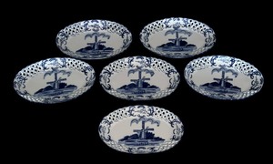 lot 143 image: Six Vintage Delft of Holland Dishes