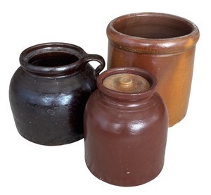 lot 218 image: Three Vintage Pottery Crocks in Brown, Burnt Orange & Dark Brown