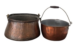 lot 184 image: Two Vintage Copper Pots
