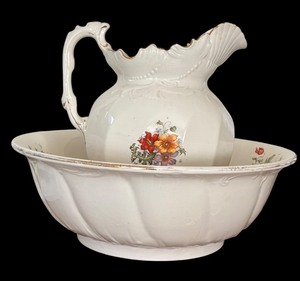 lot 53 image: Vintage Floral Wash Basin  Large Bowl and Pitcher