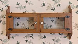 lot 163 image: Decorative Wood Wall Display Shelf