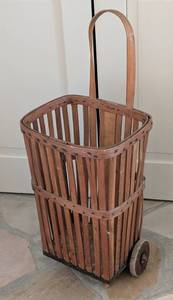 lot 166 image: Antique Bentwood Shopping Basket
