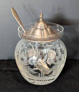 lot 205 image: Vintage Sterling Silver and Etched Glass Mustard Jar