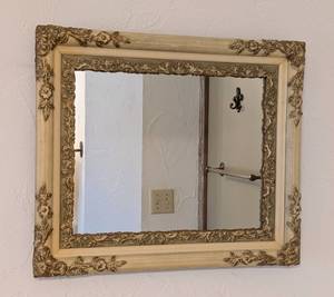 lot 35 image: Vintage Cream and Gold Vintage Wall Mirror