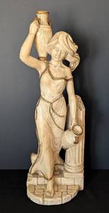 lot 36 image: Vintage Universal Statuary Greek Goddess