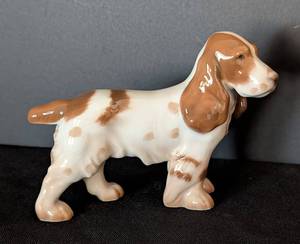 lot 108 image: Bing & Grndahl Porcelain Cocker Spaniel Figurine  Vintage Bing and Grndahl 2172 Figurine
